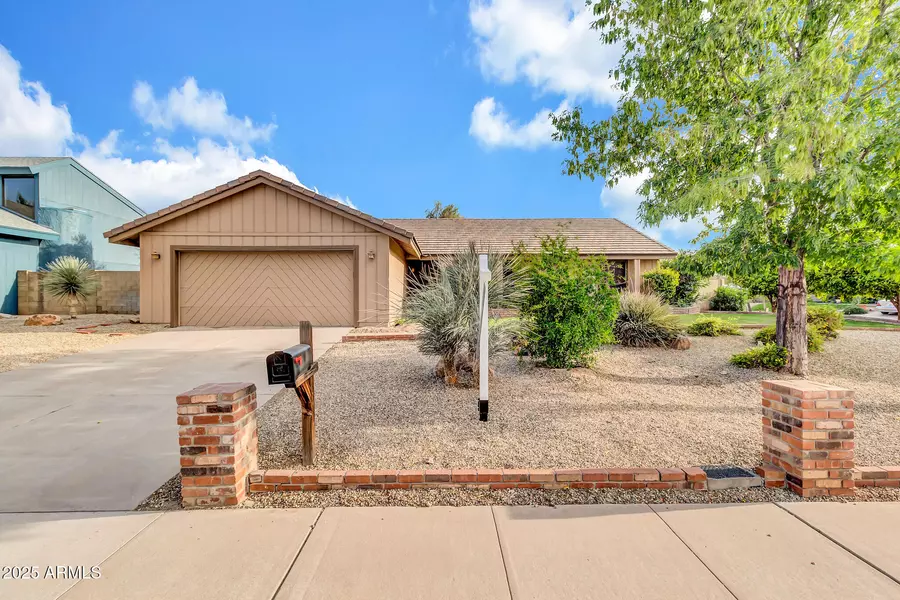 1611 E REDFIELD Road, Tempe, AZ 85283