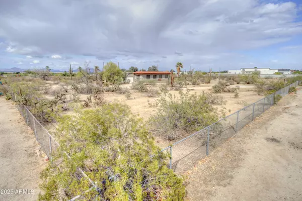 Phoenix, AZ 85042,2212 E SOUTH MOUNTAIN Avenue #5