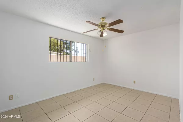 Phoenix, AZ 85032,15220 N 24TH Place