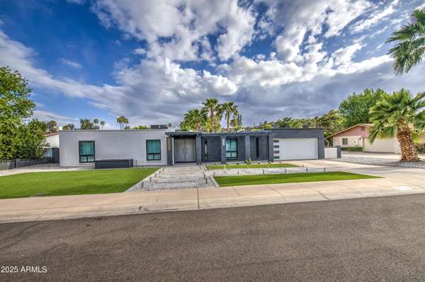 Phoenix, AZ 85023,919 W PORT ROYALE Lane