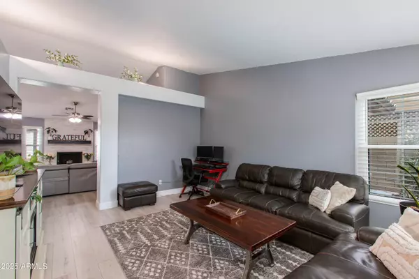 Phoenix, AZ 85023,1414 W GROVERS Avenue