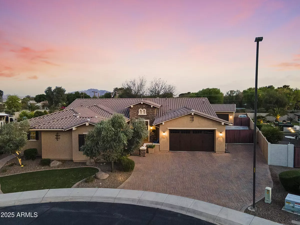 Chandler, AZ 85286,3381 E AZALEA Drive