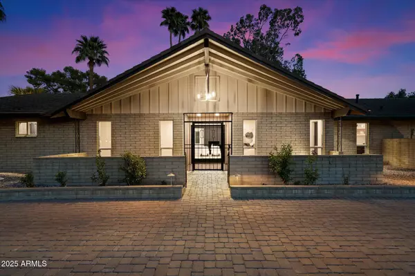 Phoenix, AZ 85023,943 W MOON VALLEY Drive