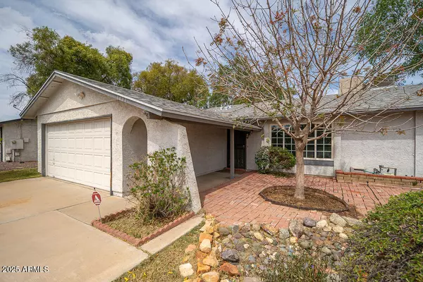 Phoenix, AZ 85027,1014 W Hononegh Drive