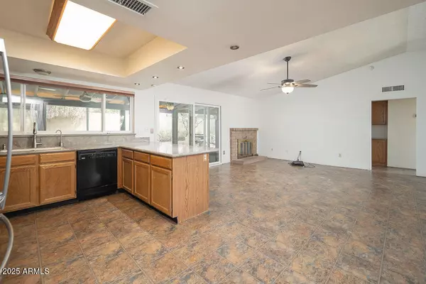 1014 W Hononegh Drive Phoenix, AZ 85027