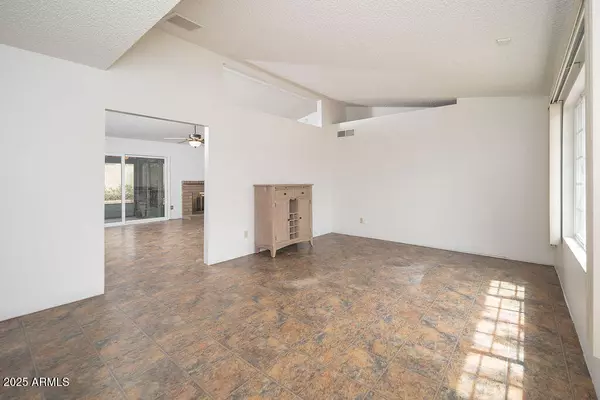 Phoenix, AZ 85027,1014 W Hononegh Drive