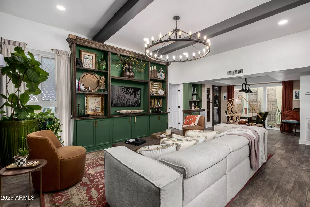 Phoenix, AZ 85020,1025 E NORTHERN Avenue