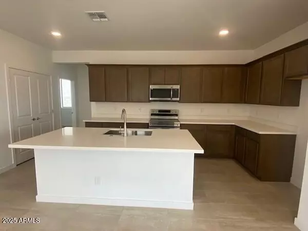 San Tan Valley, AZ 85143,7320 E HACKAMORE Lane