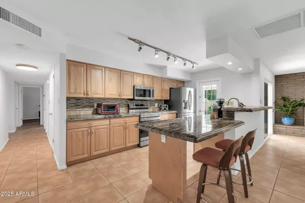 Phoenix, AZ 85021,1643 W HARMONT Drive