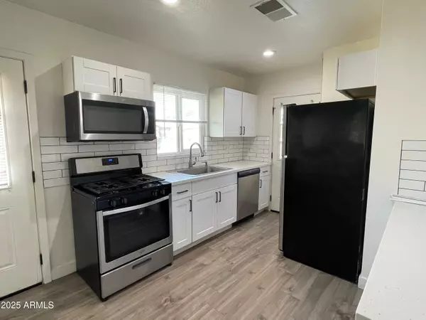 Glendale, AZ 85301,5963 W OCOTILLO Road