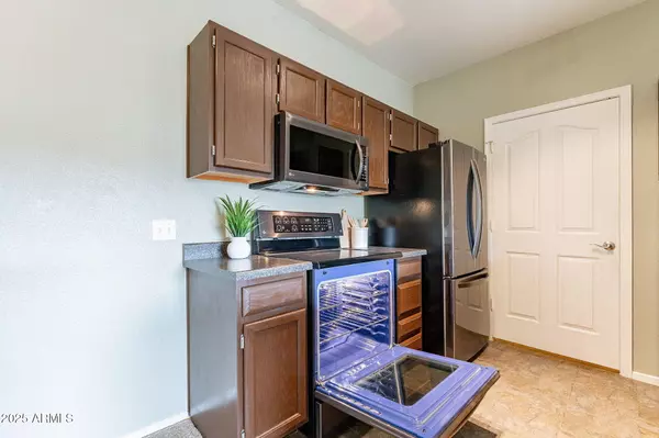 Phoenix, AZ 85048,16013 S DESERT FOOTHILLS Parkway #2055