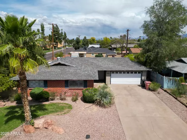 8204 E TURNEY Avenue, Scottsdale, AZ 85251