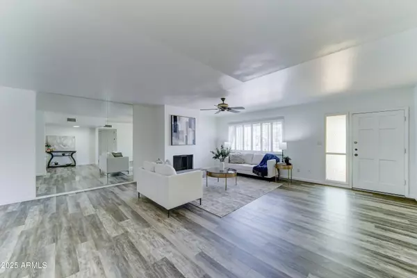 Phoenix, AZ 85015,1807 W CLAREMONT Street