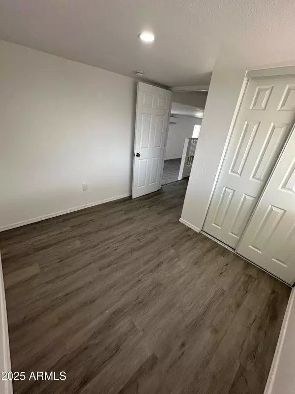 Phoenix, AZ 85022,2027 E MICHELLE Drive