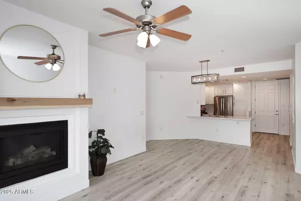 Phoenix, AZ 85054,5350 E DEER VALLEY Drive #2435
