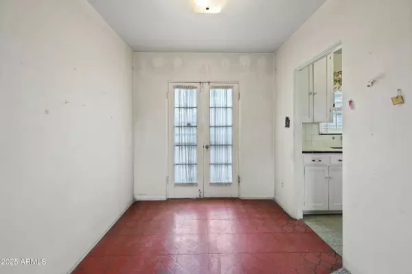 Phoenix, AZ 85015,1824 W WELDON Avenue