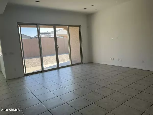 Tolleson, AZ 85353,4623 S 111TH Drive