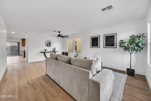 San Tan Valley, AZ 85140,920 E LESLIE Avenue E