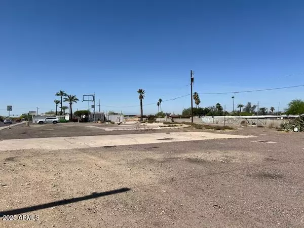 Phoenix, AZ 85042,4208 E Baseline Road #5