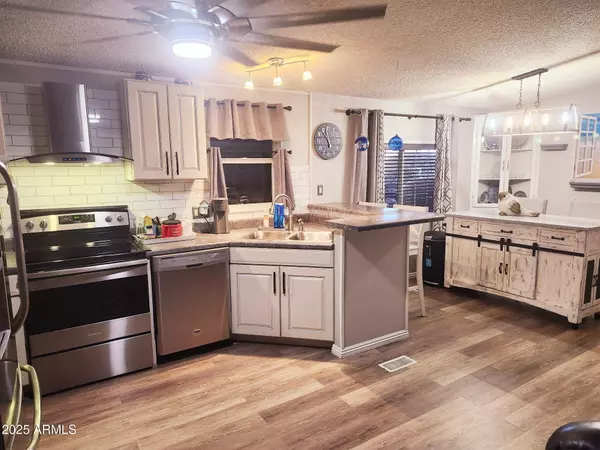 Apache Junction, AZ 85119,3700 S TOMAHAWK Road #18