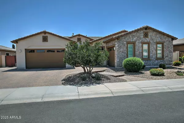 895 E CLOVEFIELD Street, Gilbert, AZ 85298