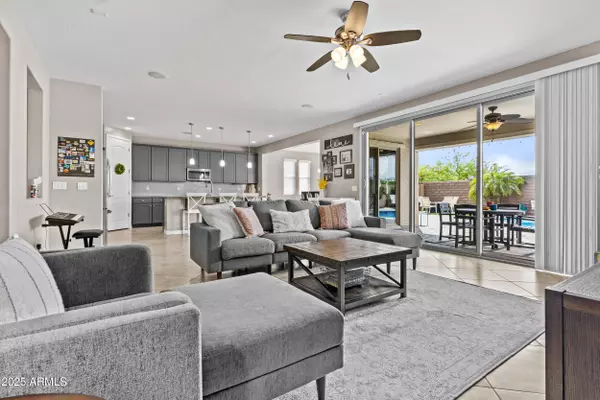 21978 N 100TH Avenue, Peoria, AZ 85383