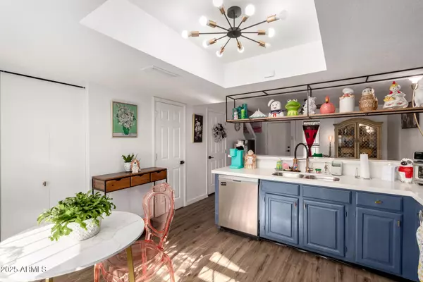 2431 E TRACY Lane #1 Phoenix, AZ 85032