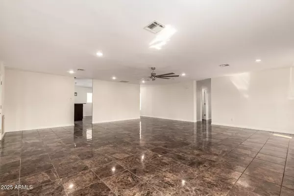 Peoria, AZ 85381,15202 N 71ST Drive