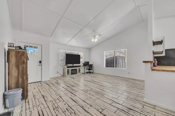 Peoria, AZ 85381,8137 W WOOD Drive