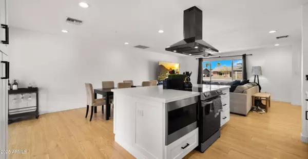 Scottsdale, AZ 85250,8631 E JACKRABBIT Road