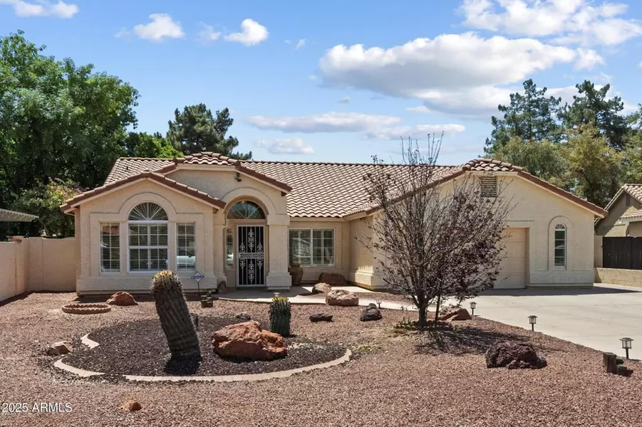 63 W LOS ARBOLES Drive, Tempe, AZ 85284