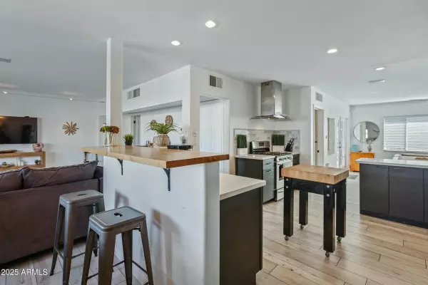 Scottsdale, AZ 85257,6829 E ALMERIA Road