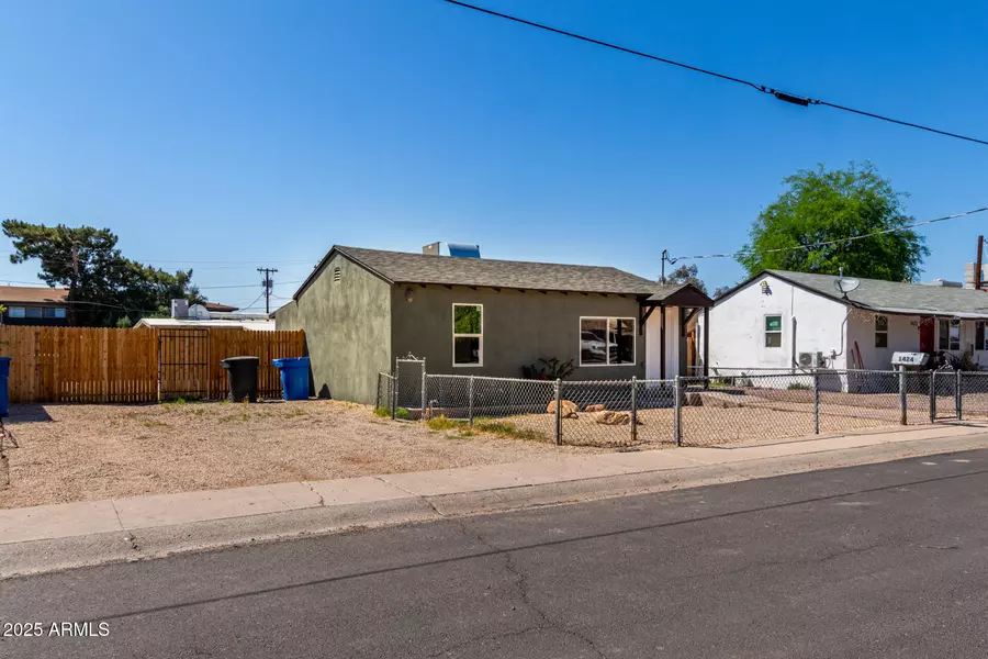 1424 S BONARDEN Lane, Tempe, AZ 85281