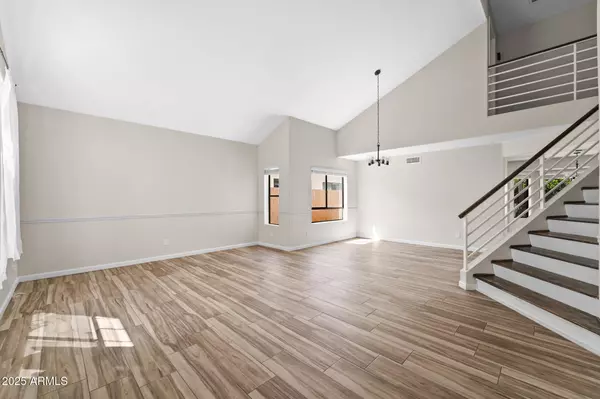 Gilbert, AZ 85234,332 N COBBLESTONE Street