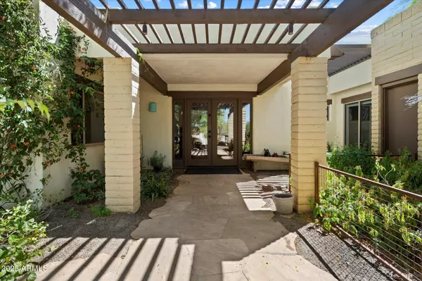 Phoenix, AZ 85028,4646 E SHADOW ROCK Road