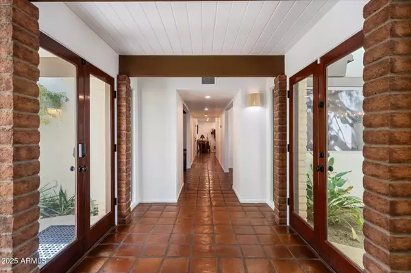 Phoenix, AZ 85028,4646 E SHADOW ROCK Road