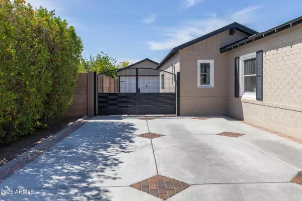 Phoenix, AZ 85003,325 W CAMBRIDGE Avenue