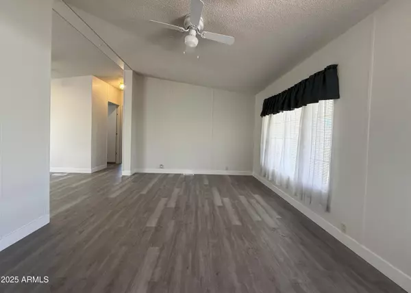 Phoenix, AZ 85024,19401 N 7TH Street #25