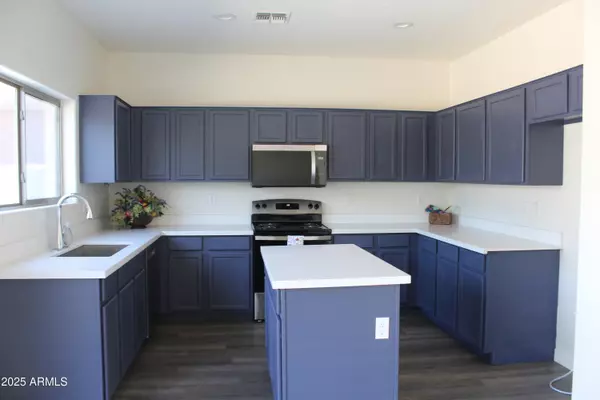 San Tan Valley, AZ 85143,56 W DESERT VISTA Trail