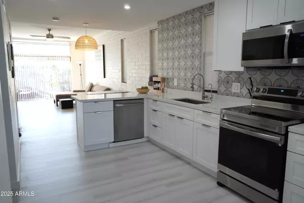 Phoenix, AZ 85018,3650 E Montecito Avenue #4