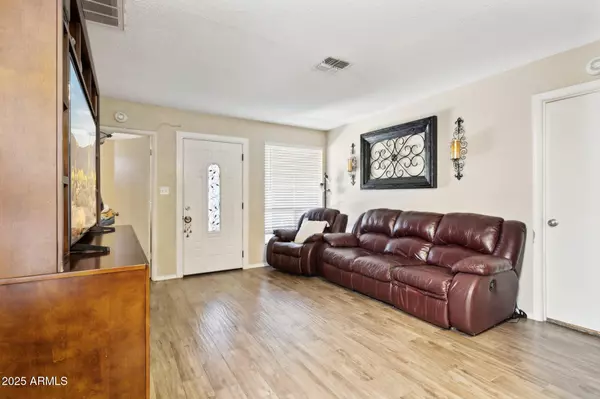 Phoenix, AZ 85037,9021 W ELM Street #7