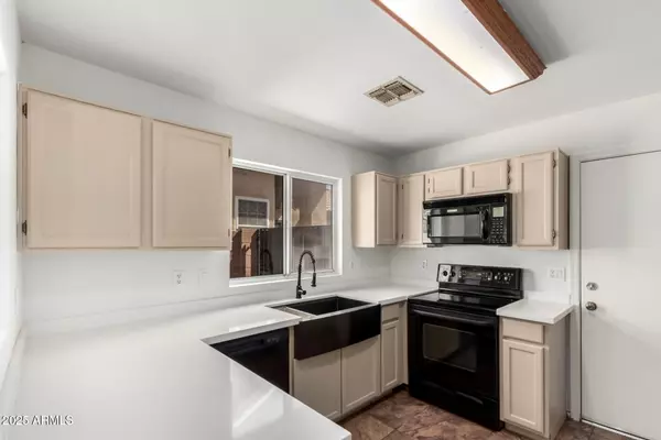 Chandler, AZ 85225,1744 E BOSTON Circle