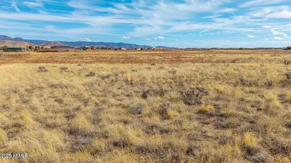 Prescott Valley, AZ 86315,8951 N Viewpoint Dr. Lot B 4.95 Acres -- #-