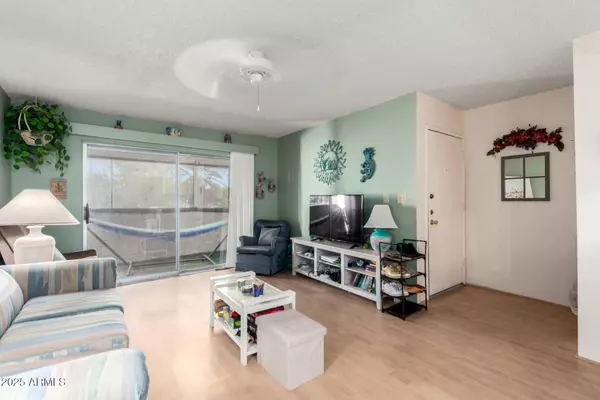 Phoenix, AZ 85032,4554 E PARADISE VILLAGE Parkway N #210