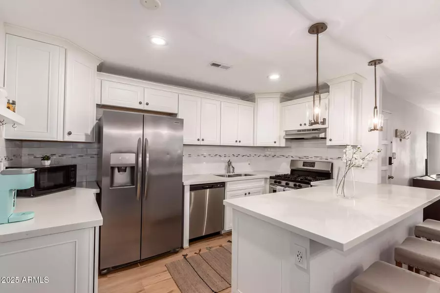 4950 N MILLER Road #200, Scottsdale, AZ 85251