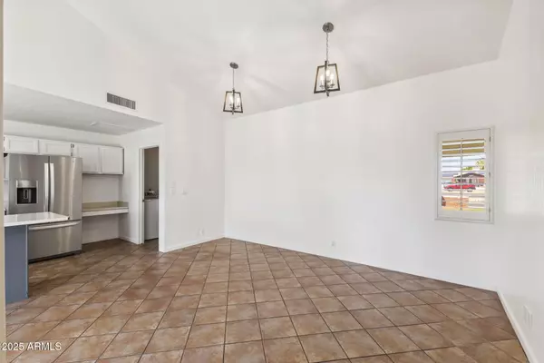 Phoenix, AZ 85053,4007 W THUNDERBIRD Road