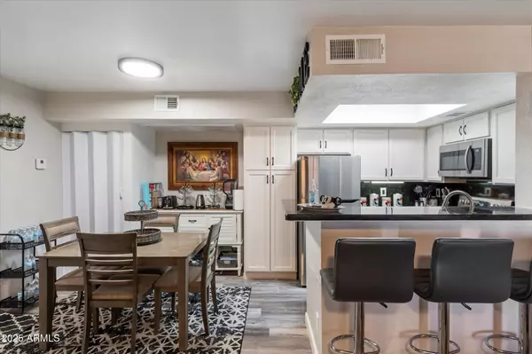 Phoenix, AZ 85053,3535 W TIERRA BUENA Lane #256