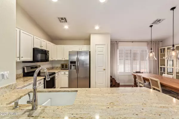 Mesa, AZ 85215,6061 E ROCHELLE Street