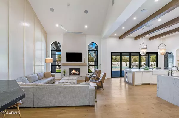 Paradise Valley, AZ 85253,6718 E CARON Drive