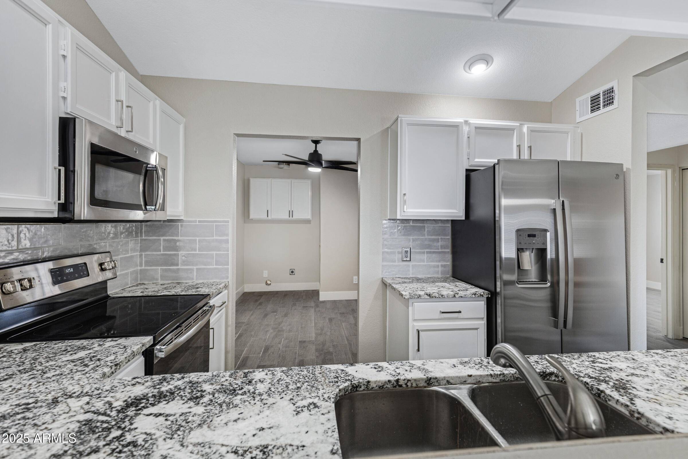 Phoenix, AZ 85040,4165 E HUNTINGTON Drive